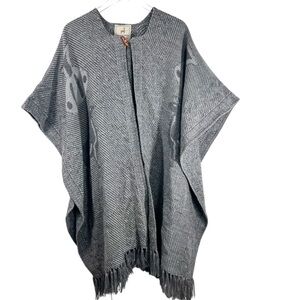 ALBINA'AS ALPACA Peruvian Grey Alpaca Wool Patterned Poncho Shawl Toggle OS